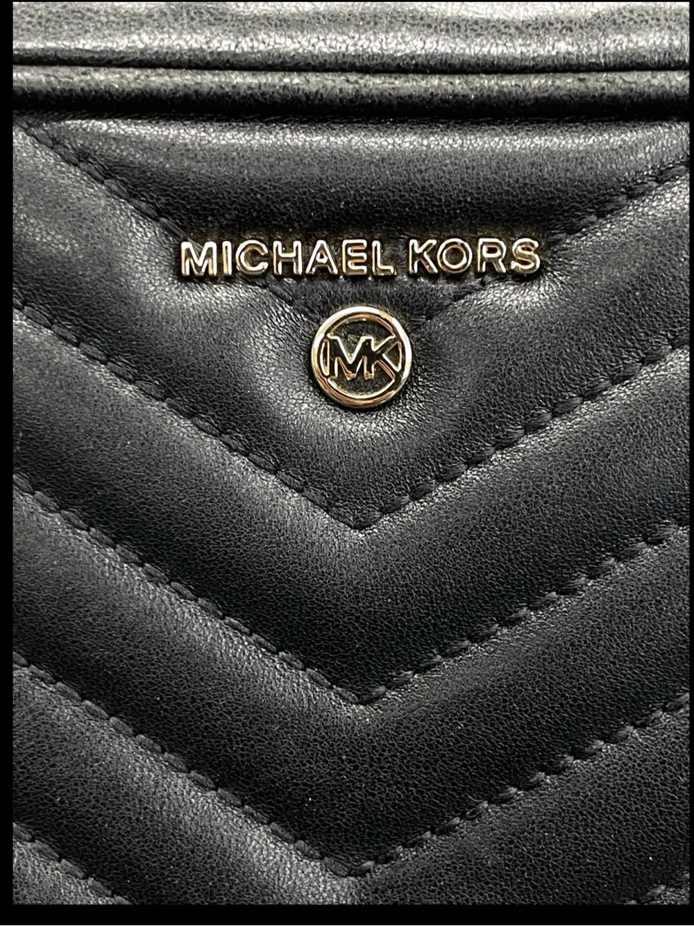 MICHAEL KORS  Jet Set Medium Quilted Camera Bag